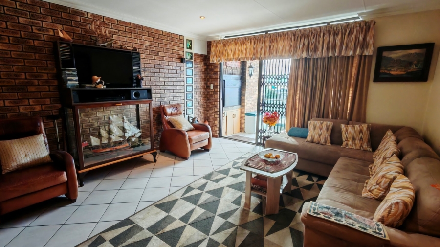 3 Bedroom Property for Sale in Mossel Bay Central Western Cape